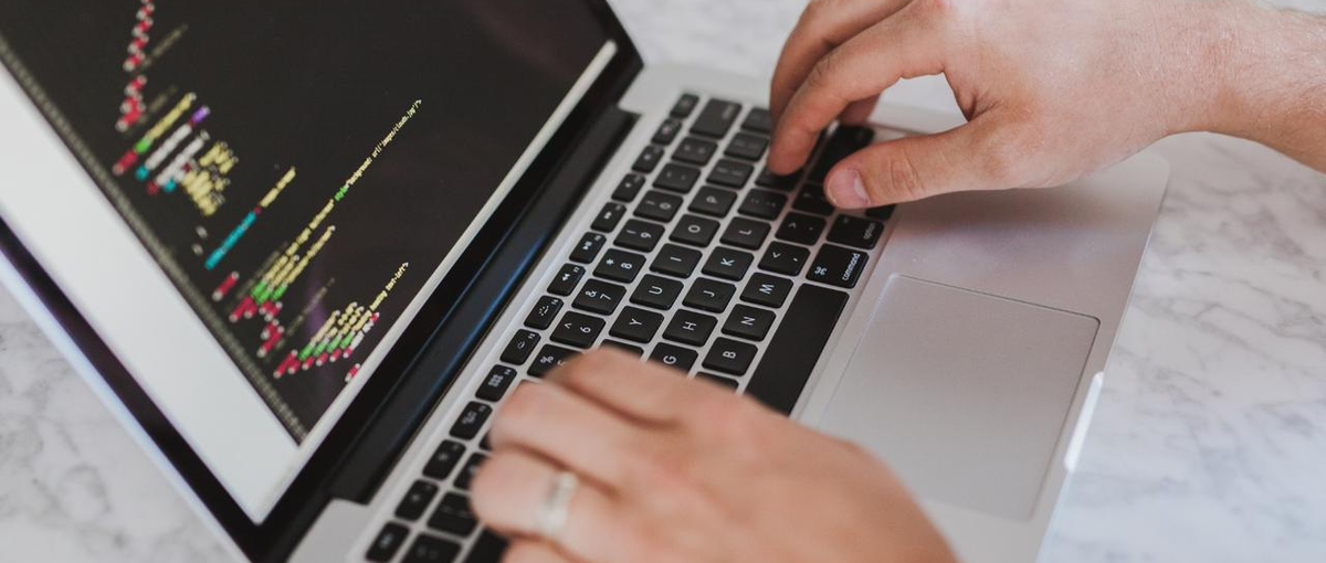 Laravel｜貪欲に学び、さらに成長したいWebエンジニアを募集！