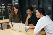 創業以来、9期連続の増収増益を続けてきた、スピード感のある社風。