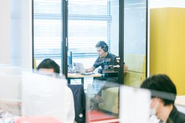 正社員約120名の少数組織。自分の能力を超えるような仕事を任される機会は多く、常にイージーではないチャレンジの連続。そして何よりも、励みあえる仲間がいます。