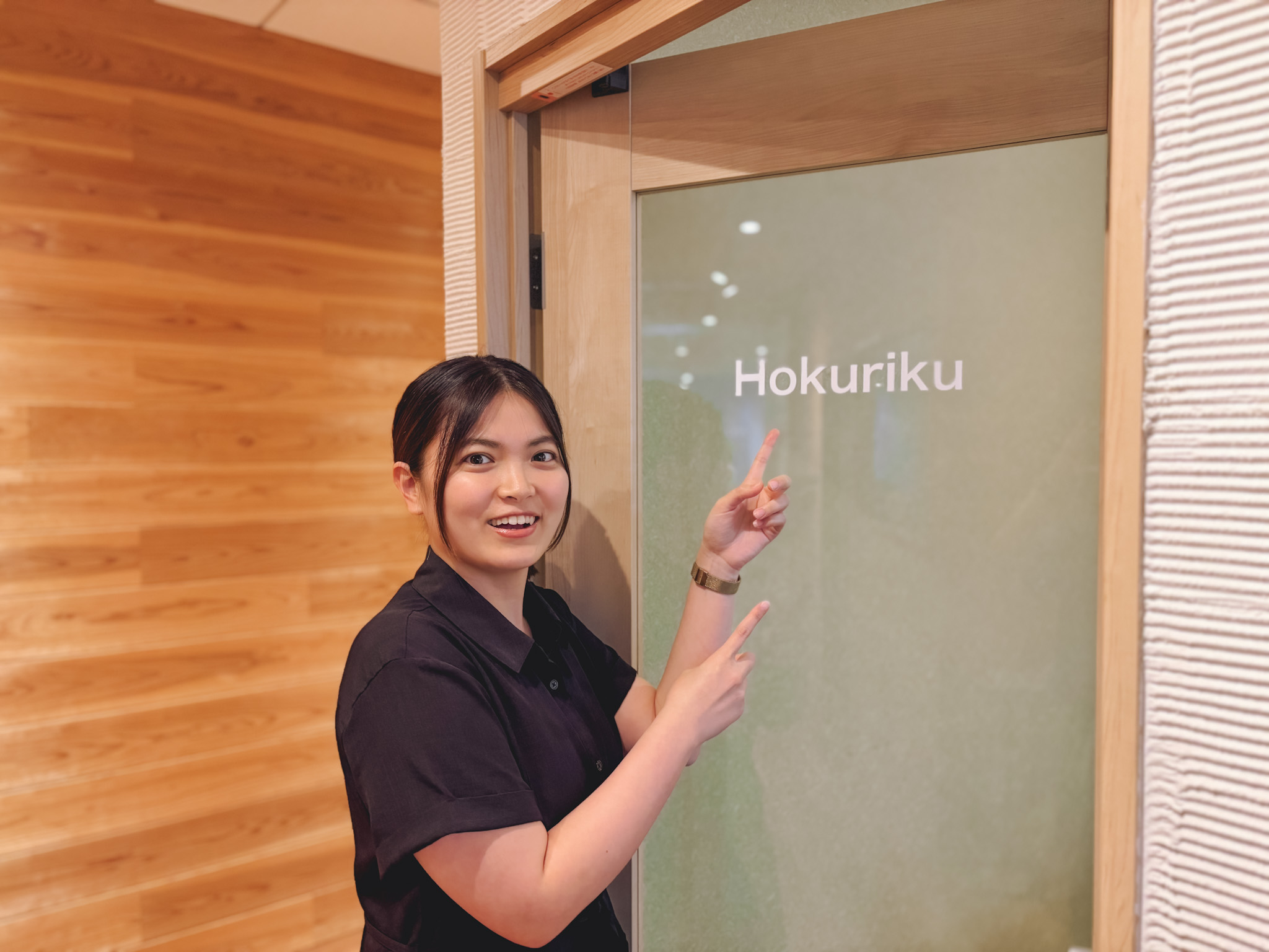 自分のアイデアが形になる！メンバー発案の“旅する会議室”をご紹介