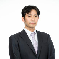 頴川​ 忠弘さんのプロフィール