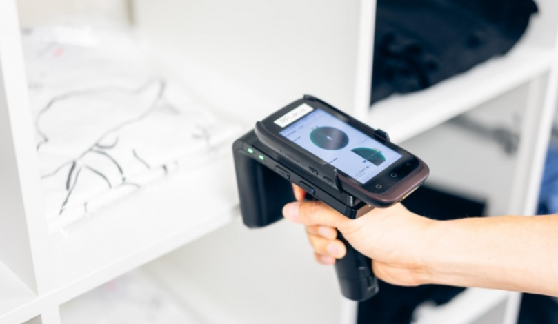 位置特定アプリの導入ライセンス数が2500を突破しました！