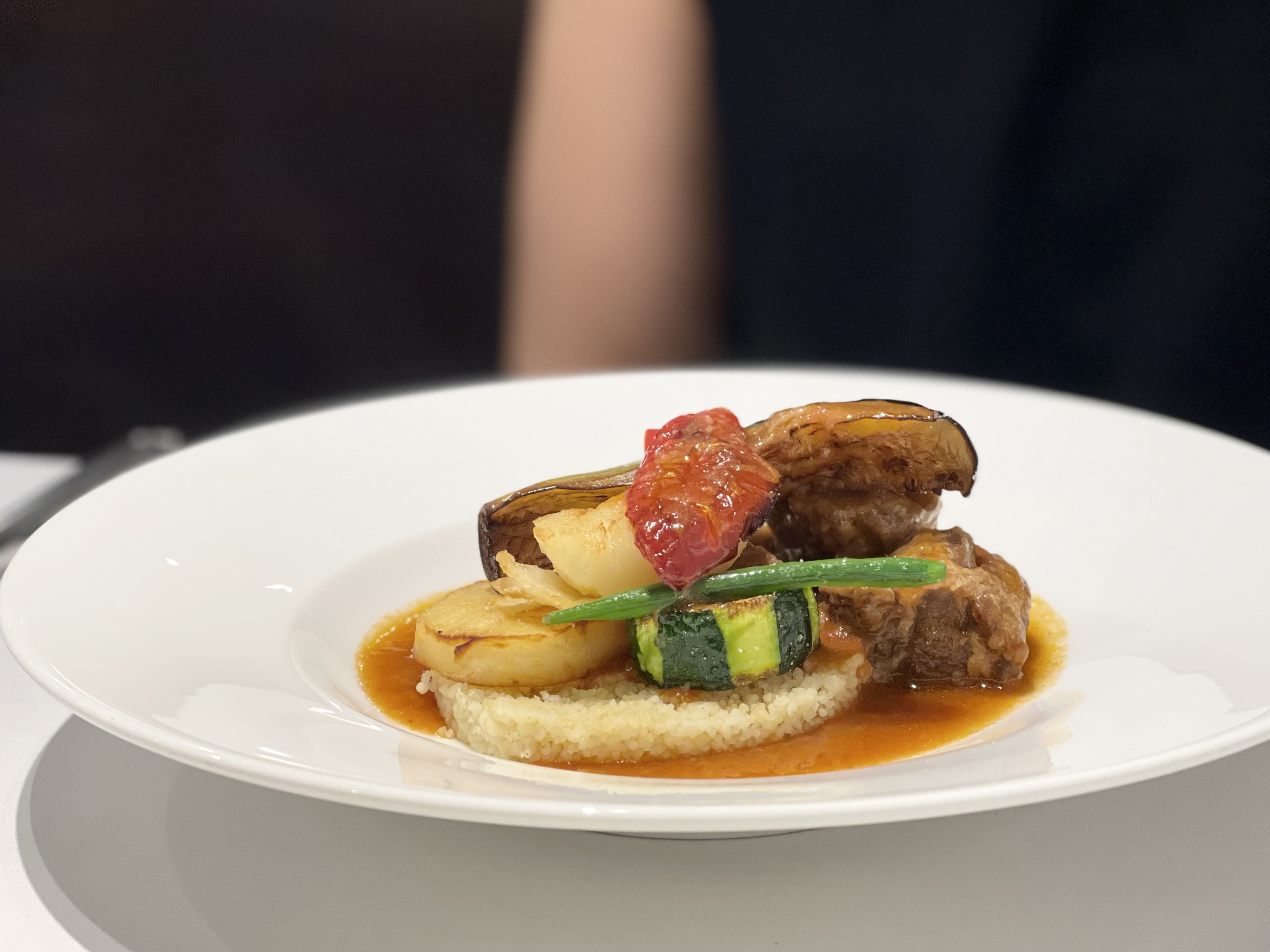 コミュニケーションランチ制度「ごちサマ」で英気を養う。素晴らしい空間を体験するのも「空間演出」をご提供するサマンサの仕事のひとつ。