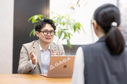 顧客との信頼関係により、大手SIerやメーカーなどと取引を行ない、受託開発も任せていただいています。