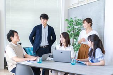 社内システム開発・サイト制作の設計・制作・進行管理をお願いします