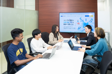 法務｜少数精鋭の上場企業の経営を支える経営企画室メンバーを募集！