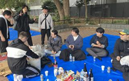 オフィスを飛び出し、上野公園でお花見イベント。