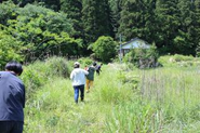 里山で取材をしたり