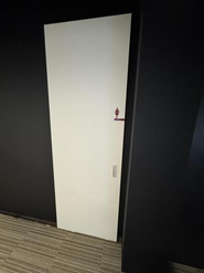 オフィス内に女性専用トイレあり