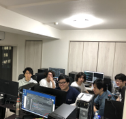 開発中心フロアの様子