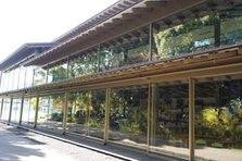 このガラス、うちのです。ガラス業界を引っ張っていける人材を募集