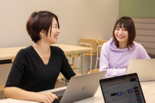 インフルエンサーを目指すあなたへ。TikTokで洋服を紹介するライバー募集
