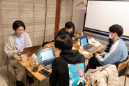 最終週は2泊3日の開発合宿。仲間と集中して成果物を仕上げます