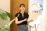 スタッフの9割が未経験中途採用での入社です！個性豊かなメンバーですが、和やかな雰囲気でのびのび働ける社風です。