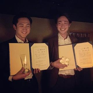 業績を残したメンバーを全員で賞賛する評価制度。