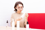製品企画・開発からプロモーション、カスタマーサポートまで、商品製造・物流を除くすべての工程を自社で一貫して担っています。