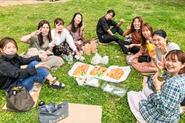 天気が良いからみんなでピクニック！イベントはいつもゆる〜く始まります