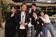 毎月開催される社内懇親会の様子