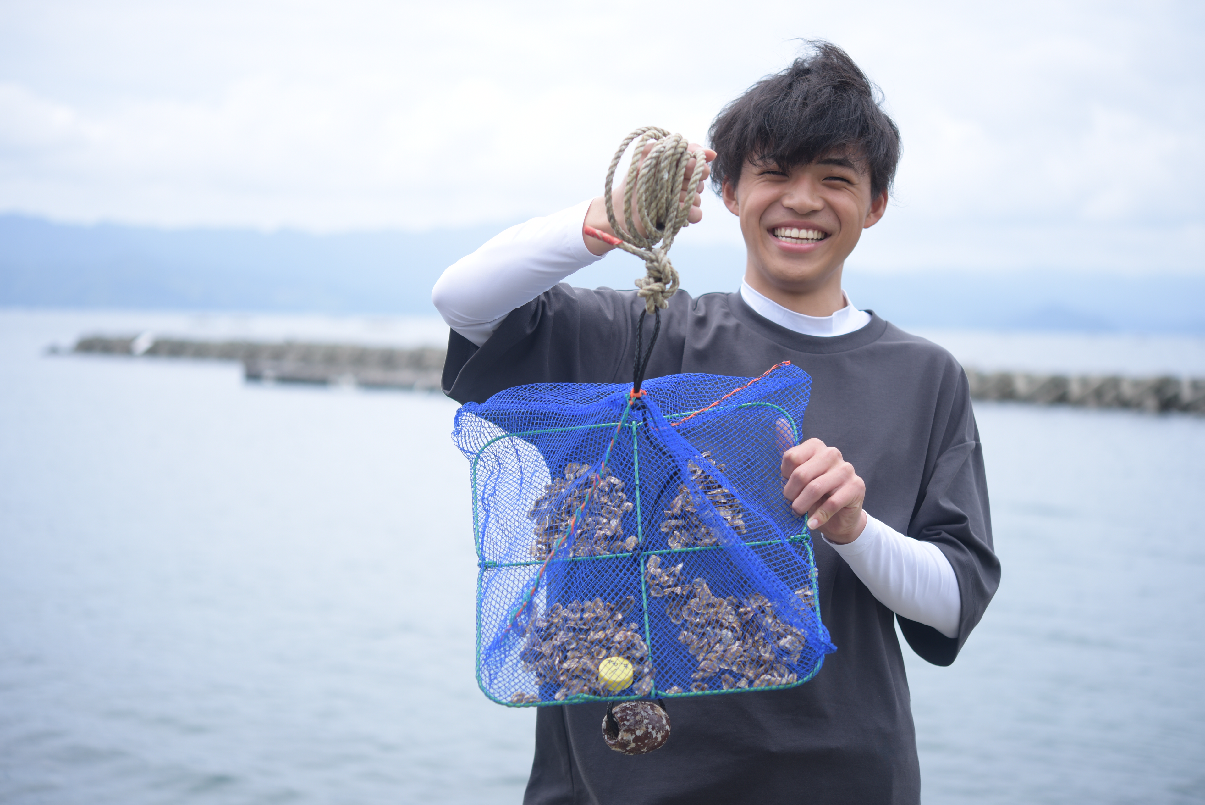 【地域おこし協力隊活動報告】地域おこし協力隊2年目 カキの養殖を行う坂田さん