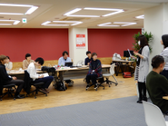 社内の勉強会が開かれるラウンジ。クリエイター同士で集まる日やテーマを決めて集結しています。