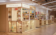 NEWoMan TAKANAWAにオープンした、東京で2店舗目となる直営店「HIGHTIDE STORE Takanawa」の様子。