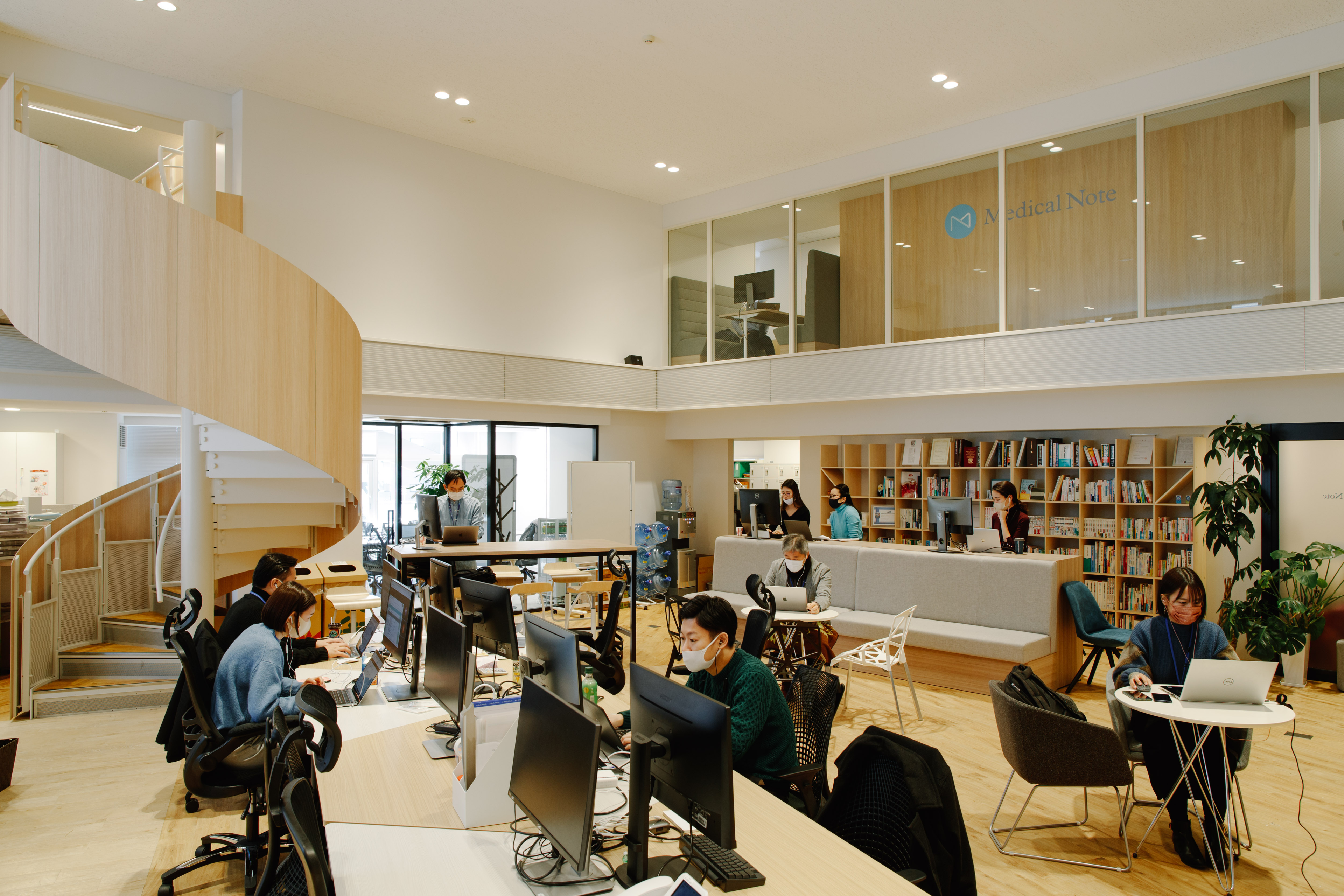 いつでもどこでも視聴OK！録画配信型の会社説明会を開催してます！