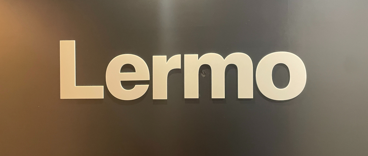 発想×実装で0からアイデアをデザインできるクリエイティブなデザイナー募集！