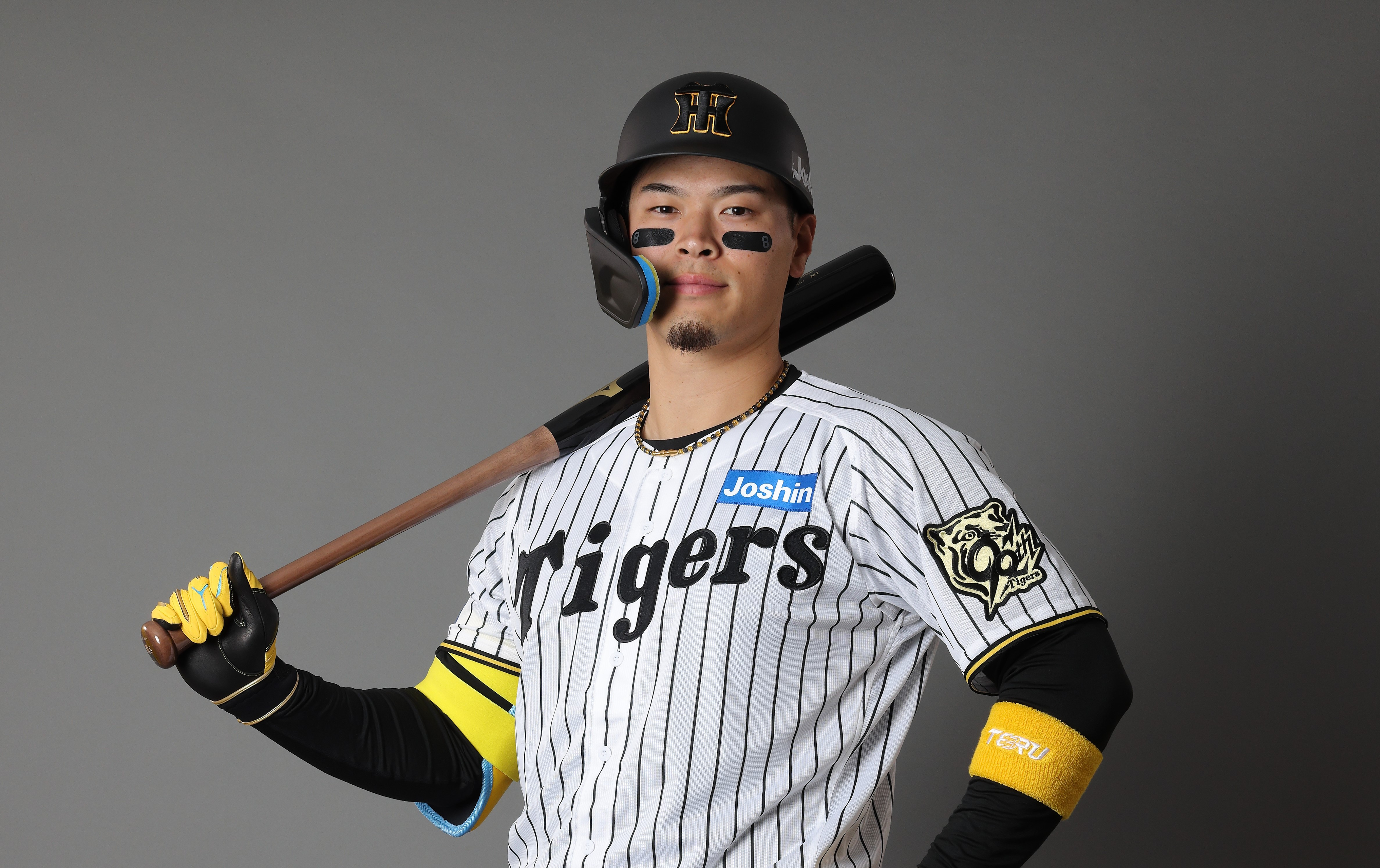 阪神タイガース　佐藤輝明選手　セラミックパワーギア　リストプロテクトギア 阪神タイガース・佐藤輝明選手と契約締結！ | 株式会社スリーピース