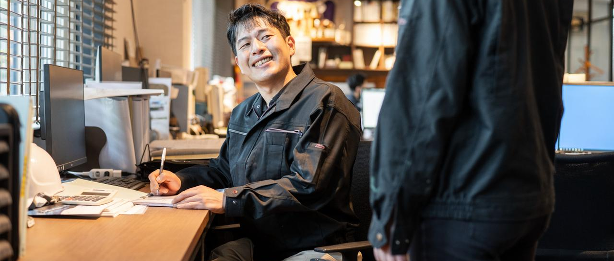 職業、ホテルスタッフ。礼儀作法と人間性を極めて真の接客マスターを目指す。