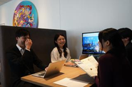 対話を大事にする社風！エンジニアや営業・メンターも含め、たくさんミーティングが開かれています。