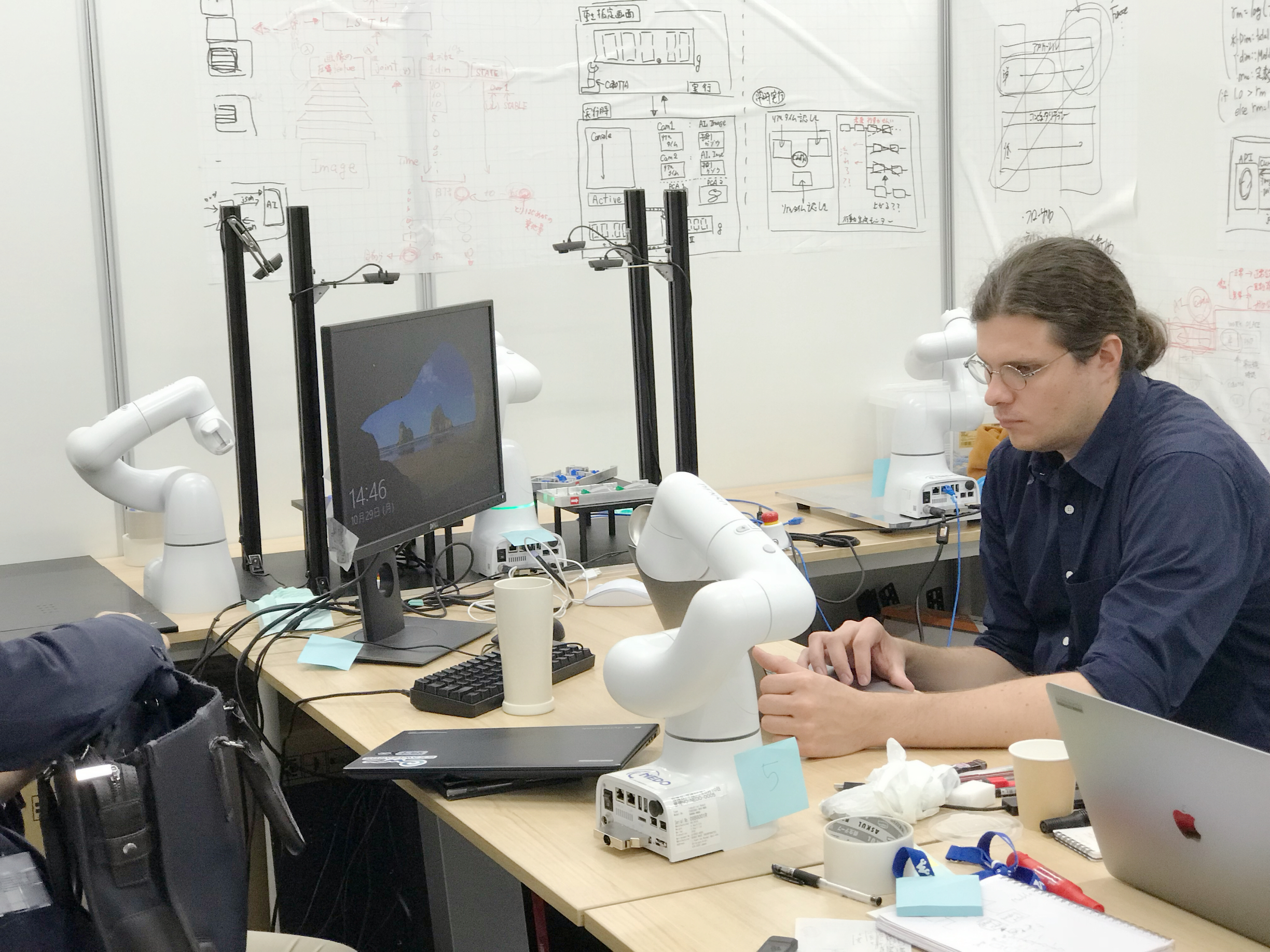 独学で人工知能を学んだ浅谷さんが、NVIDIAのCEOに