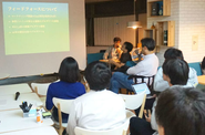 新卒からベテランまで。毎週エンジニア全員参加で開催している技術勉強会は、エンジニアに関する事なら何でもOK！業務に関することだけでなく、趣味の開発を熱く語るメンバーもいます。