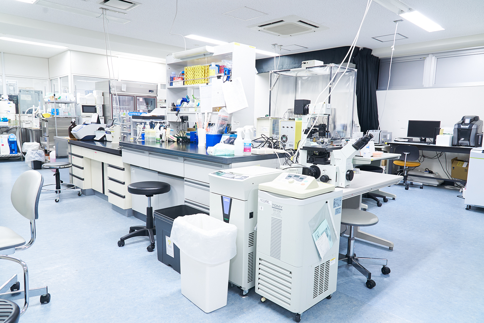 技術部門の業務とラボ紹介