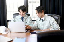 経験0エンジニア｜ハイブリット勤務OK！企画から保守まで一貫して開発に挑戦