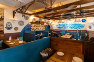 地中海をイメージした店内