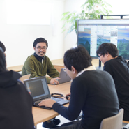 メンバーの就業形態は、フルタイムから業務委託まで、お互いの状況に合わせて決めています。