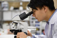 筑波大学や自治医科大学との共同研究なども行い、新たな製品開発に邁進しています。