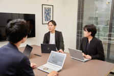 熱意が活きる環境！若者と企業の未来を繋ぐセールスに挑戦しませんか？
