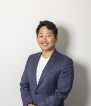 代表の浅尾
