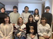 このメンバー+数人で働いています！