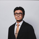 山中 秀斗
