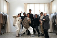 イベント後のブランドのチームとの集合写真