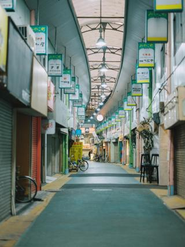 様々な商店と連携することで商店街をまるごとホテル化