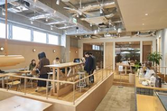 「カフェにあるオフィス」をコンセプトとした快適オフィス