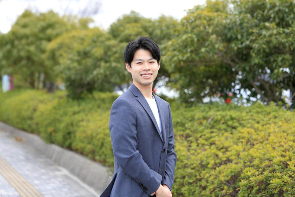 社内インタビュー】社会の仕組みに、“面白さ”で挑む──河本直輝が