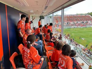 家族ぐるみでのサッカー観戦の様子！