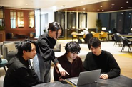 面倒見の良い頼れる先輩がたくさんいます！