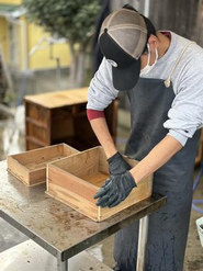 古い家具を洗浄