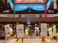 社会貢献も、SBGによる価値共創のかたちだと考えています。能登の震災の際には、会員から募った寄付で会員企業であるカワグチマック工業社製の段ボールベット830台を被災の翌週に現地へと届けました。写真は、子供の育成と伝統の継承に共感し、わんぱく相撲に協賛したときのものです。