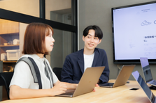 戦略立案からデザイン設計、実際の運用まで一貫して担う採用ディレクター業務！